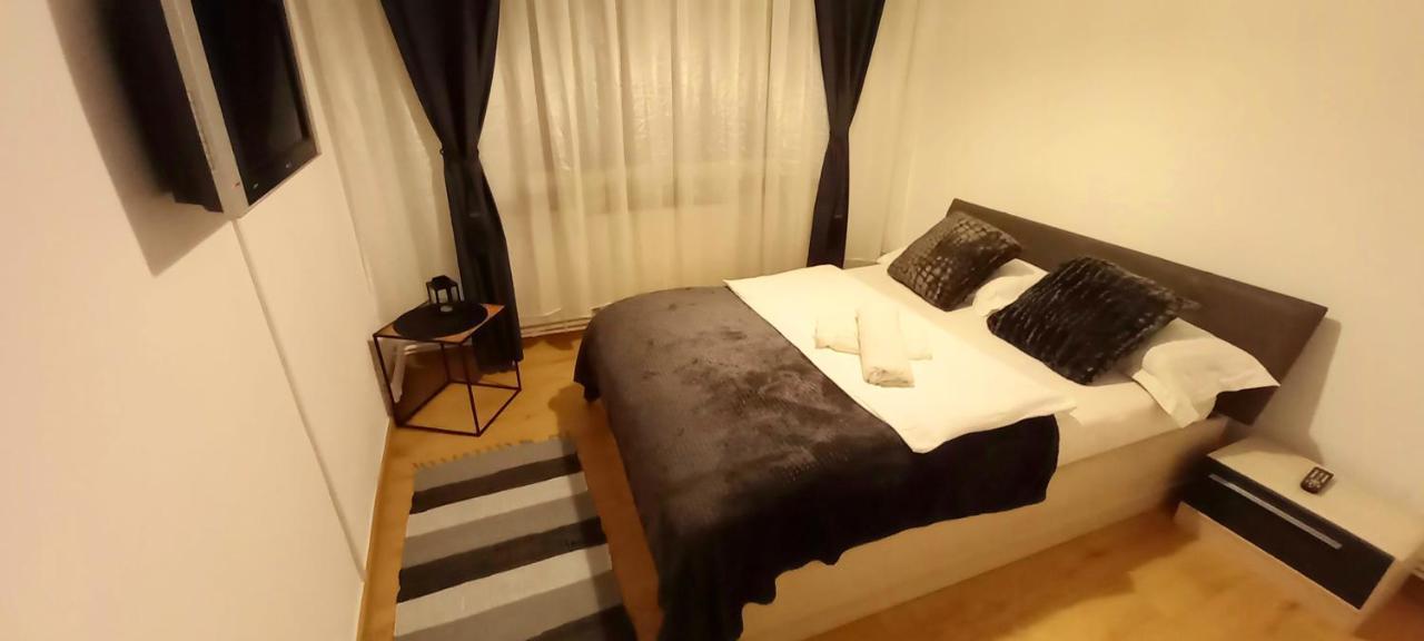 33 Coquette Apartment Baia Mare Buitenkant foto