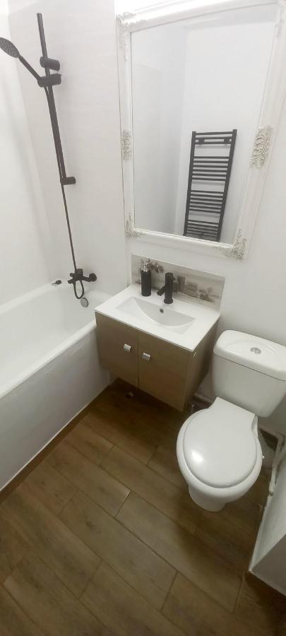 33 Coquette Apartment Baia Mare Buitenkant foto