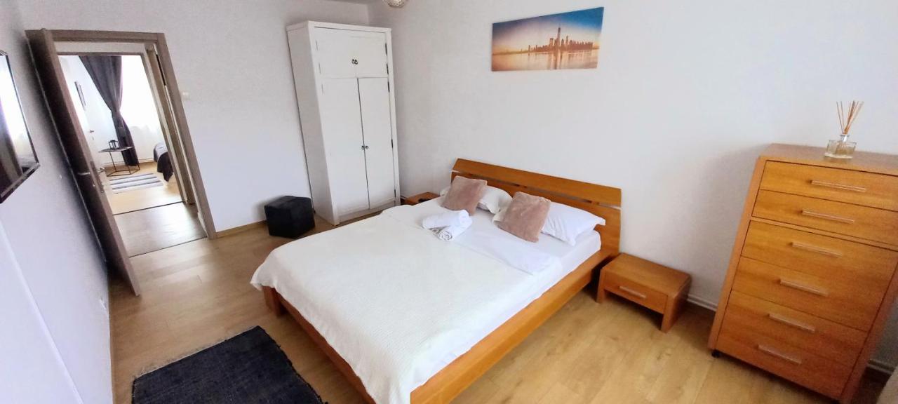 33 Coquette Apartment Baia Mare Buitenkant foto